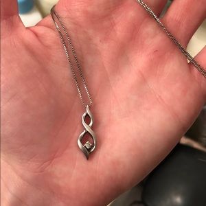 Silver necklace with diamond